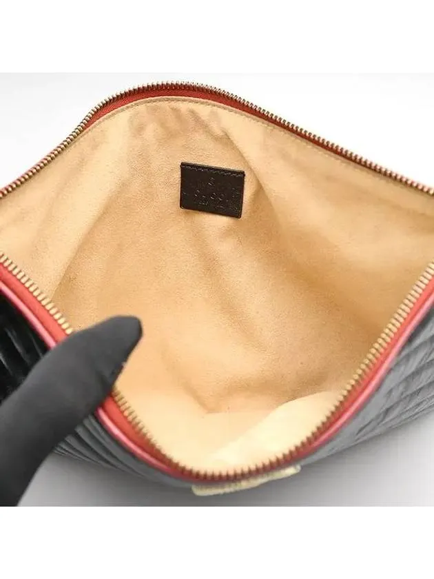 573814 clutch bag