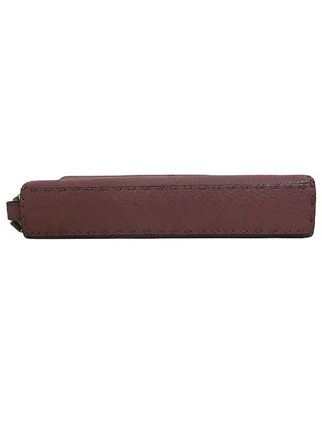 7M0192 Clutch bag