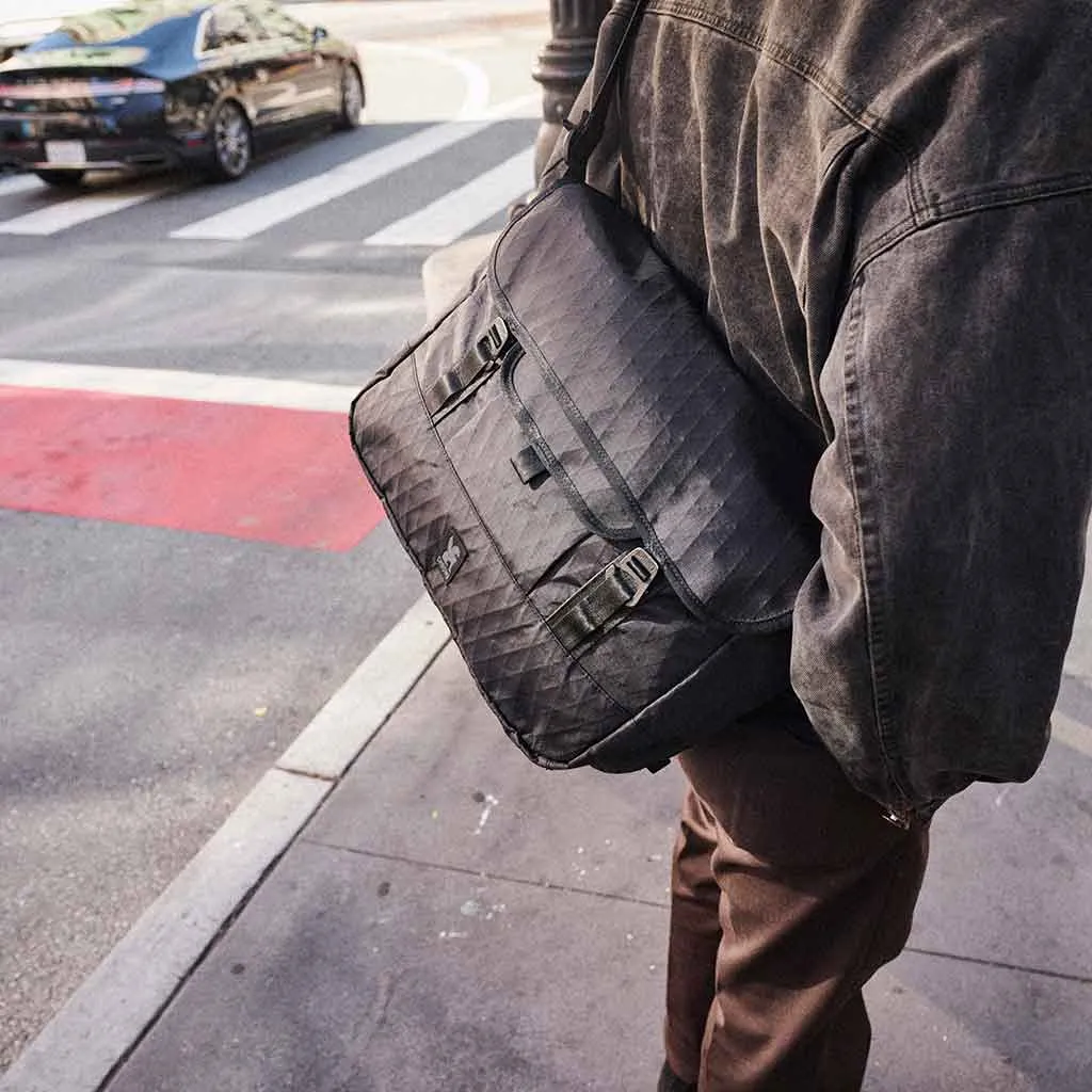Midtown 20L Messenger