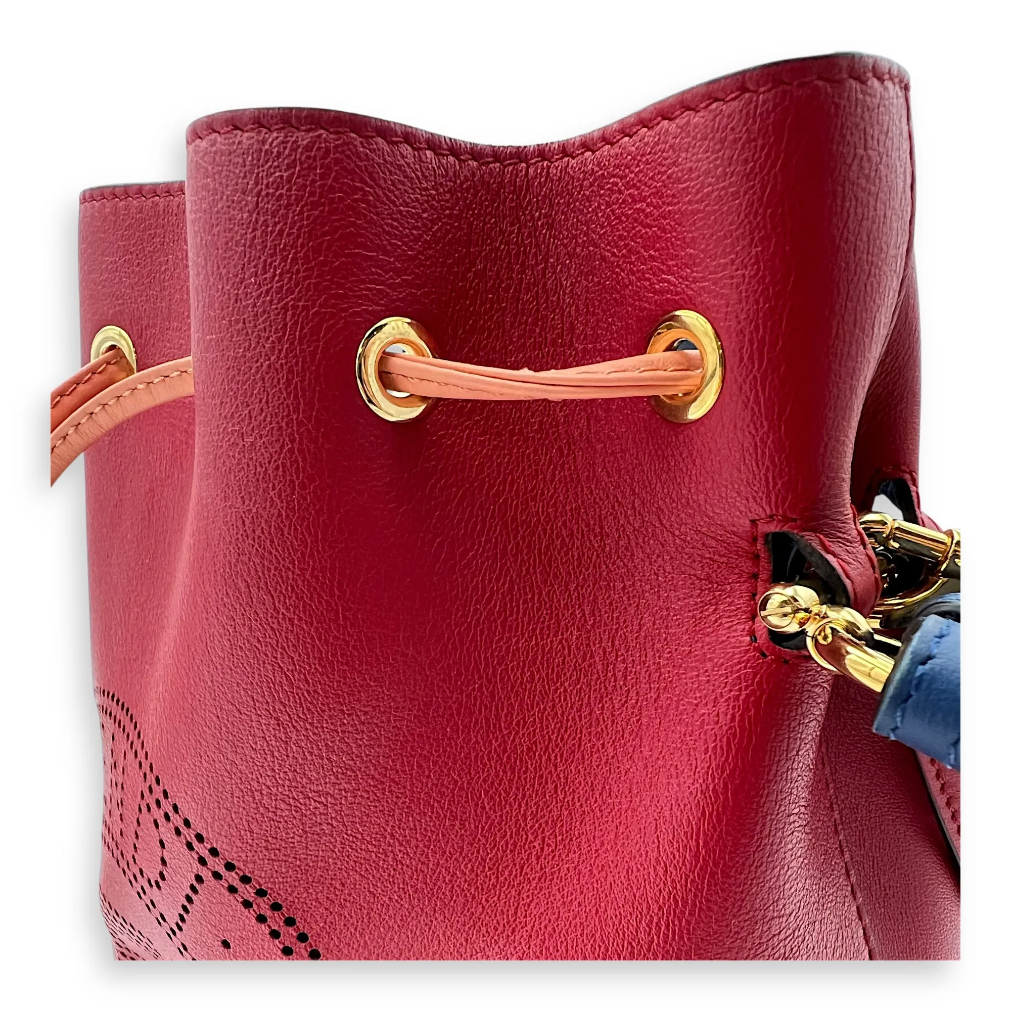 Mon Tresor Bucket Bag Red in Calfskin, Gold hardware