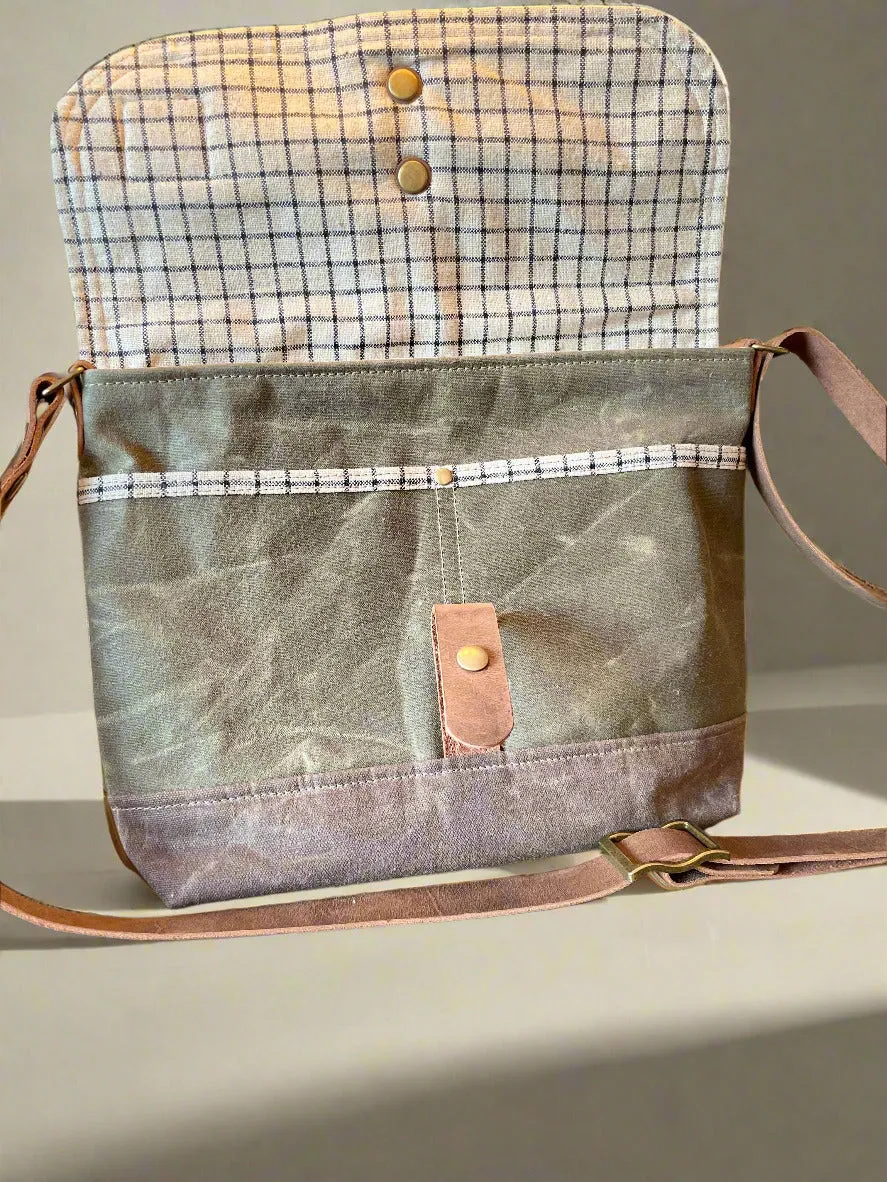 Shortie Messenger Bag